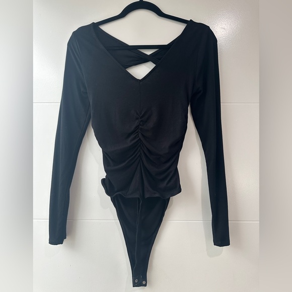 ASTR Nordstrom Black Cut Out Twist Front Long Sleeve Thong Bodysuit Versatile S - Picture 9 of 11